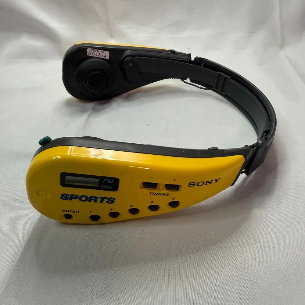 Sony Sports SRF-M50 FM Stereo Receiver Headphones Yellow Vintage Radio Walkman